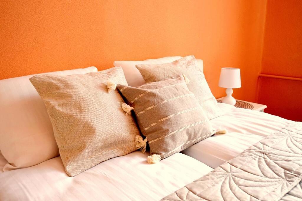 Spacious Old Town Family Peachy 2 Bedrooms Apartment, Nearby The Riga Presidential Castle Zewnętrze zdjęcie