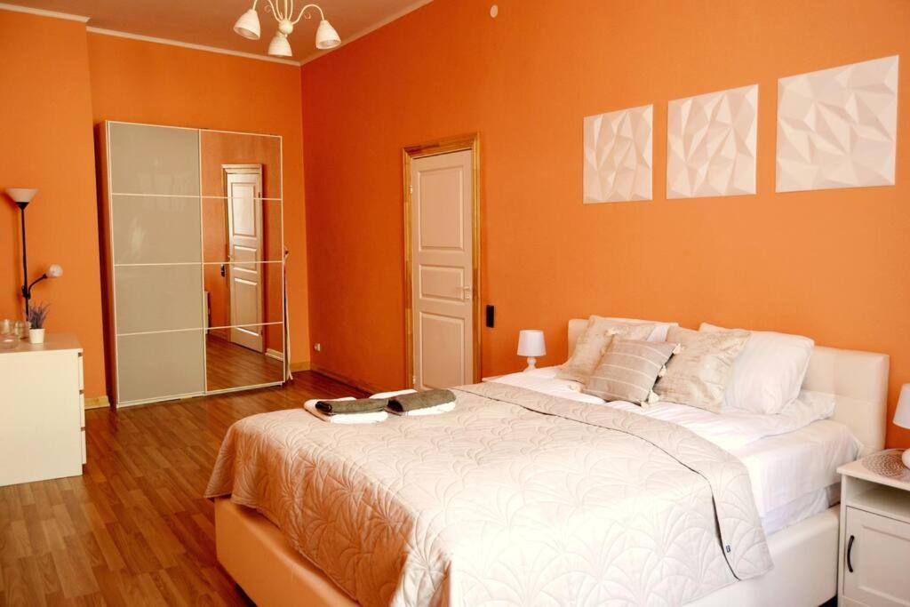 Spacious Old Town Family Peachy 2 Bedrooms Apartment, Nearby The Riga Presidential Castle Zewnętrze zdjęcie