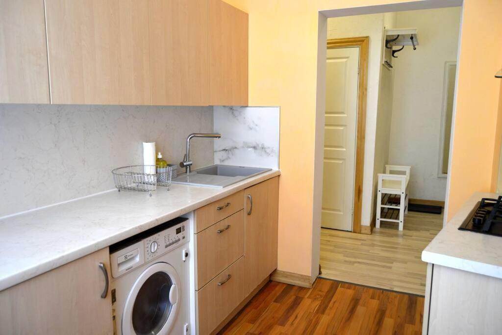 Spacious Old Town Family Peachy 2 Bedrooms Apartment, Nearby The Riga Presidential Castle Zewnętrze zdjęcie