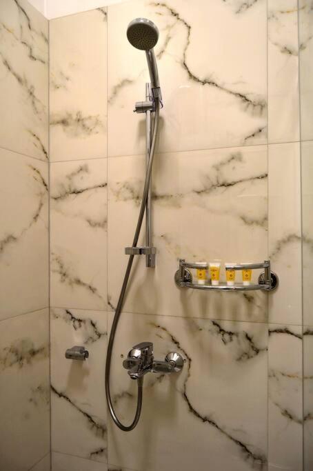 Spacious Old Town Family Peachy 2 Bedrooms Apartment, Nearby The Riga Presidential Castle Zewnętrze zdjęcie