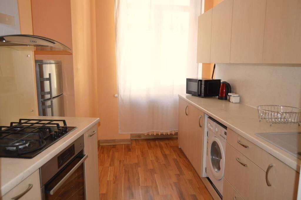 Spacious Old Town Family Peachy 2 Bedrooms Apartment, Nearby The Riga Presidential Castle Zewnętrze zdjęcie
